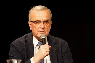Nejhanebnější politický faul. Kalousek tvrdě vyško...